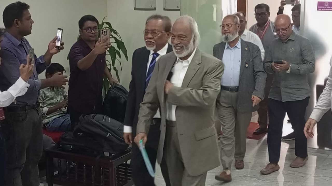 সিইসির সঙ্গে বিএনপির প্রতিনিধি দলের বৈঠক